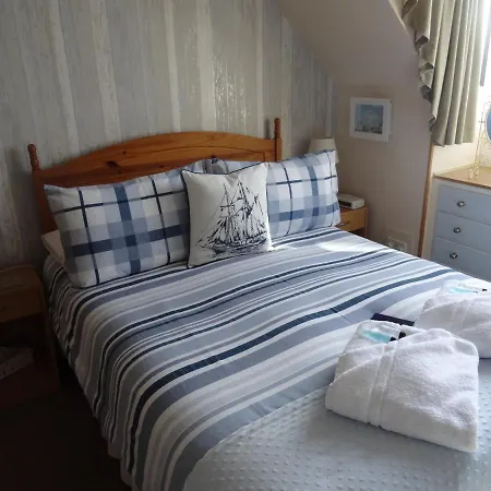 Rolling Waves 3* New Quay